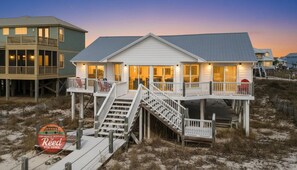 Exterior - Adorable Family Home With Amazing Beach Views (Gulf Shores)