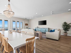 Interior - East Side Gorgeous 6 Br 4.5 Ba Beach Front Duplex - Newly Renovated! (Gulf Shores)