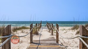 On the beach - East Side Gorgeous 6 Br 4.5 Ba Beach Front Duplex - Newly Renovated! (Gulf Shores)