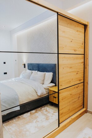 1 bedroom, iron/ironing board, WiFi, bed sheets - Lambi city suite :Modern suite apartment close to the beach and the city centre (Kos)