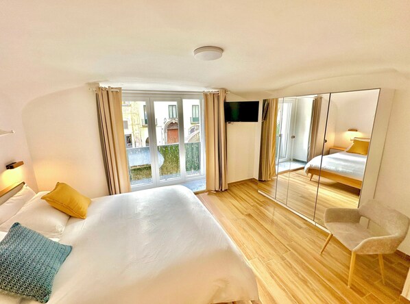 2 soverom, skrivebord, wi-fi (inkludert) og sengetøy