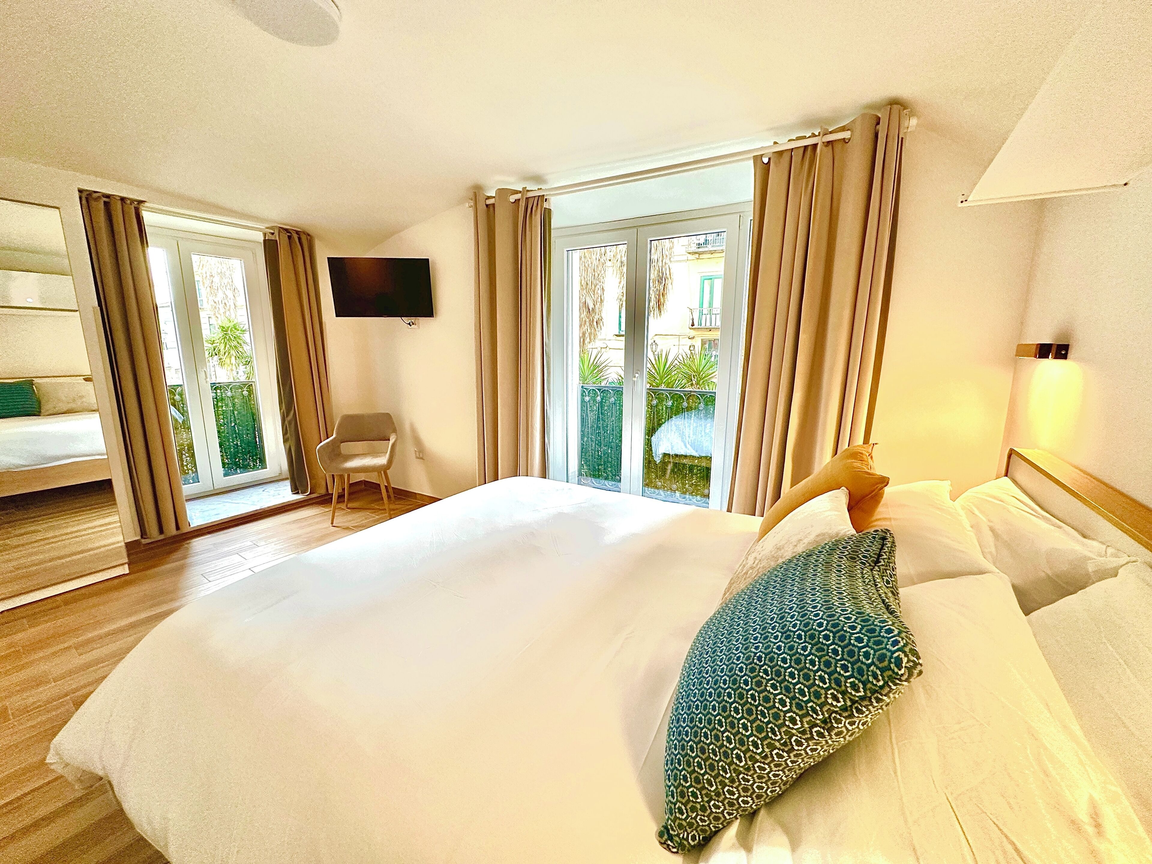 2 camere, una scrivania, Wi-Fi gratuito, lenzuola