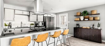 Furnished 3BR Home Near Downtown Lancaster - Monthly Stays