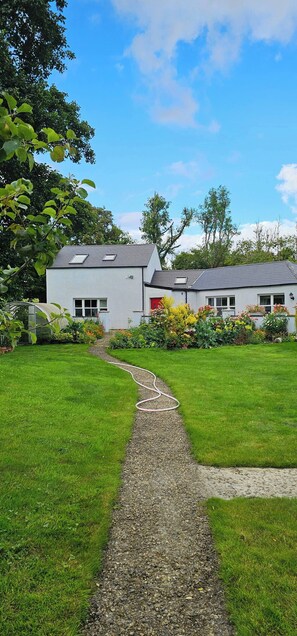 House, 3 Bedrooms, Patio, Garden View | Property grounds - Aine Guest House Clonlara (Ruanard)