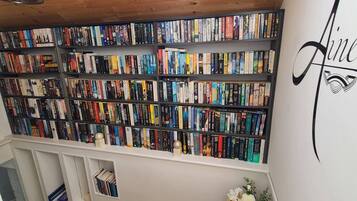 House, 3 Bedrooms, Patio, Garden View | Interior