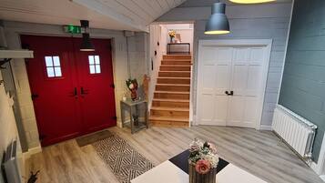 House, 3 Bedrooms, Patio, Garden View | Interior