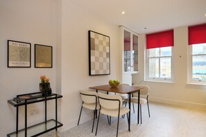 Apartment | Dining - Brick Lane Duplex Styled Living (London)