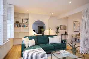Living area - Brick Lane Duplex Styled Living (London)