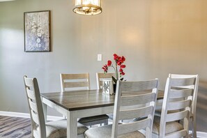 Interior - 6 Mi to Dtwn Cincinnati: Dog-friendly Apt w/ Yard (Cincinnati)