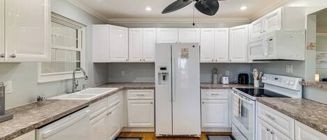 House (2 Bedrooms) | Interior