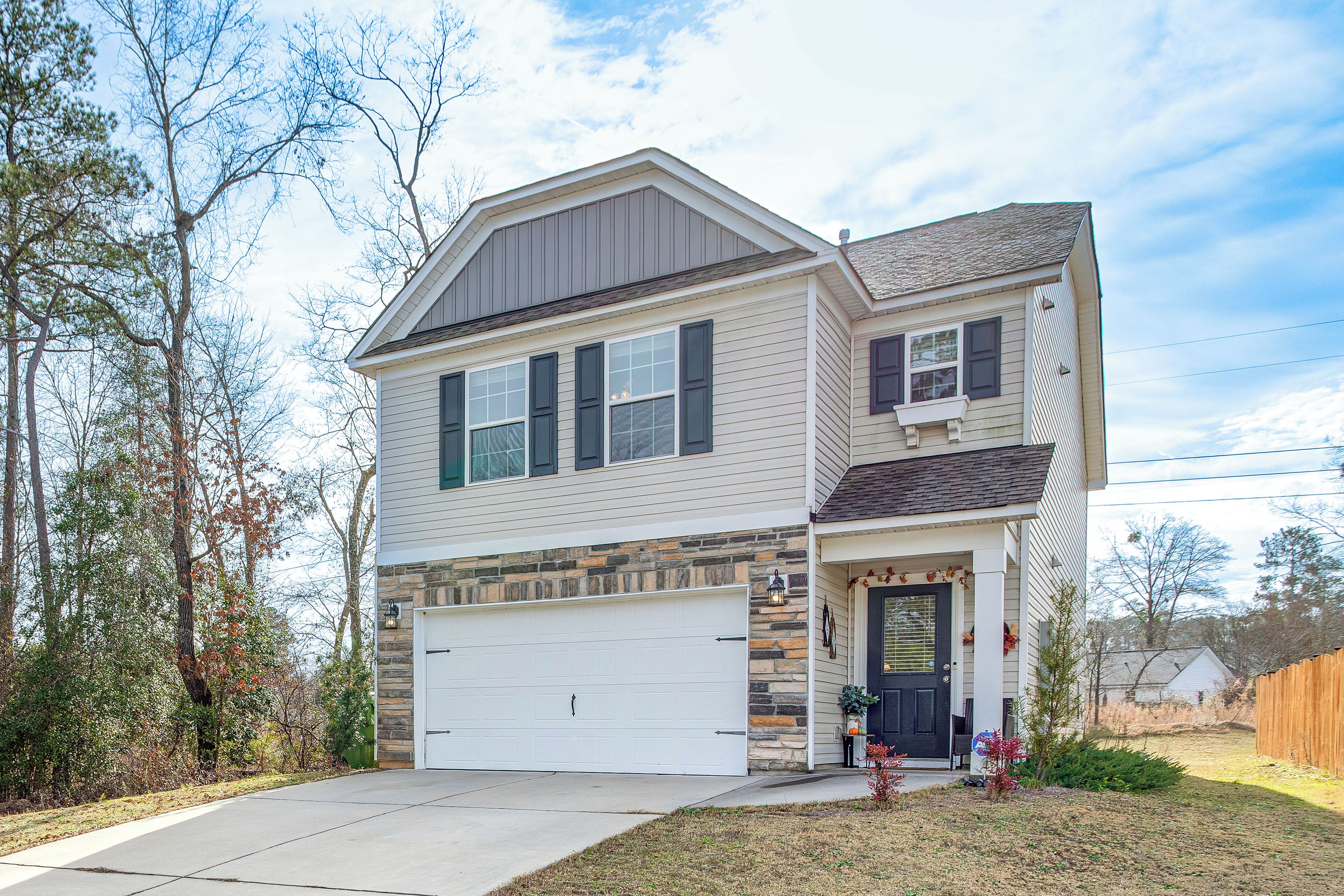 House (3 Bedrooms) | Front of property