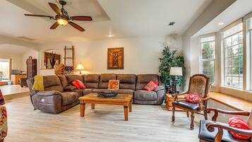 House (3 Bedrooms) | Interior