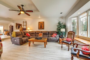 House (3 Bedrooms) | Interior - Hot Tub & Huge Patio: Home 5 Mi to Old Town Auburn (Auburn)