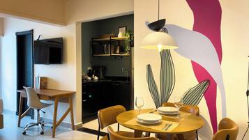 Studio | Dining