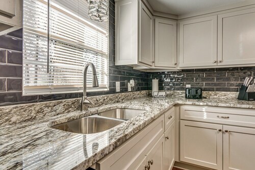 Lakefront Home w/ Yard & Deck in North Little Rock