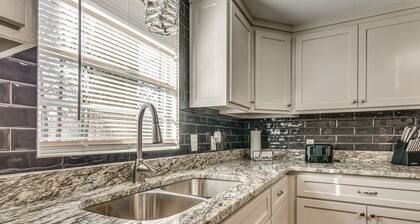 Lakefront Home w/ Yard & Deck in North Little Rock