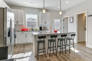 House (3 Bedrooms) | Interior