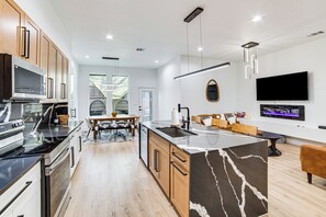 Interior - Yard, Patio! Luxe Home Near Top Dallas Attractions (Dallas)