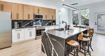 Yard, Patio! Luxe Home Near Top Dallas Attractions