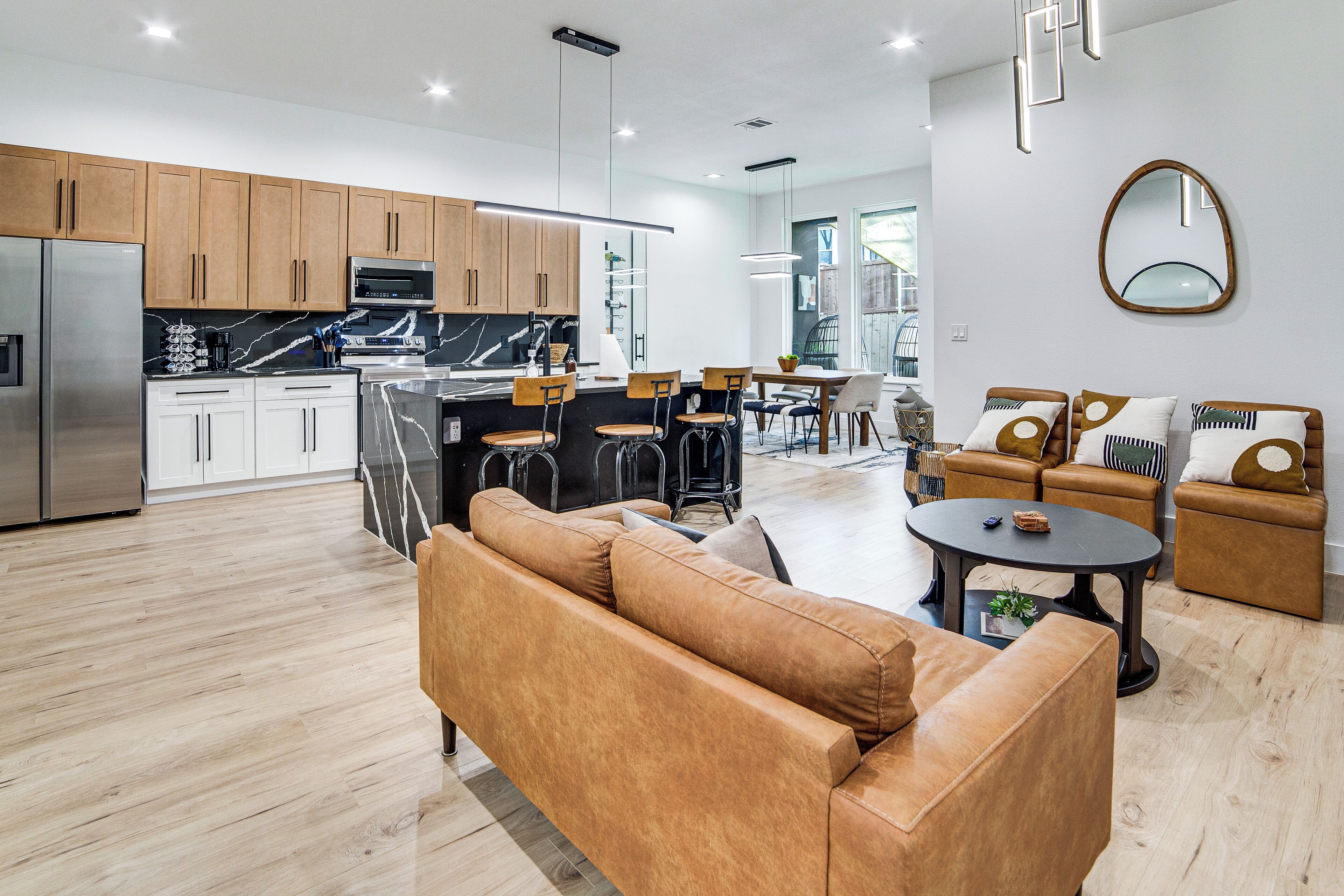 المنشأة من الداخل