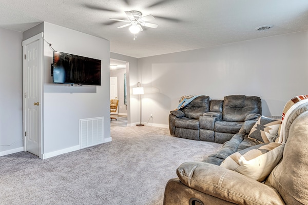 Pets Welcome! Quiet Economy Home W/ Spacious Yard - Indiana (State)