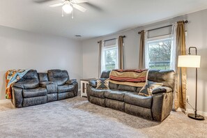 House (1 Bedroom) | Interior - Pets Welcome! Quiet Economy Home w/ Spacious Yard (Economy)