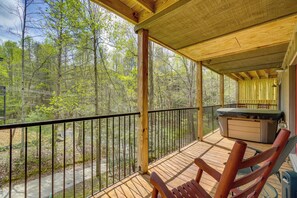 Front of property - New! Gatlinburg Townhome + Bonus Room & Hot Tub (Gatlinburg)
