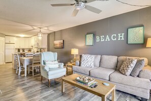 Apartment (2 Bedrooms) | Front of property - Steps to Sand! Retreat w/ 2 Pools in Hilton Head (Hilton Head Island)