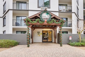 Apartment (2 Bedrooms) | Interior - Steps to Sand! Retreat w/ 2 Pools in Hilton Head (Hilton Head Island)