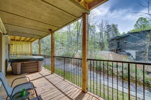Apartment (3 Bedrooms) | Interior - Hike & Explore in Gatlinburg! Hot Tub & Bonus Room (Gatlinburg)