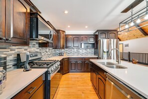 Interior - Gateway to Adventure! Brand-new Gloversville Home (Gloversville)