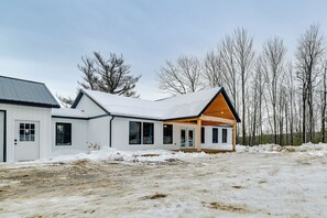 Interior - Gateway to Adventure! Brand-new Gloversville Home (Gloversville)