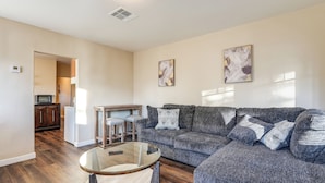 Unclassified image, 5 of 25, button - 1 Mi to Dtwn, Chase Field! Getaway Near Light Rail (Phoenix)