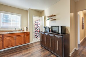 Interior - 1 Mi to Dtwn, Chase Field! Getaway Near Light Rail (Phoenix)