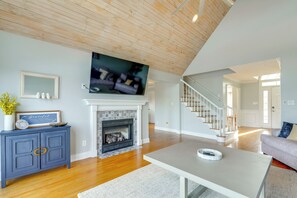 House (4 Bedrooms) | Interior - Boone Lake Getaway 6 Mi to Bristol Speedway! (Piney Flats)