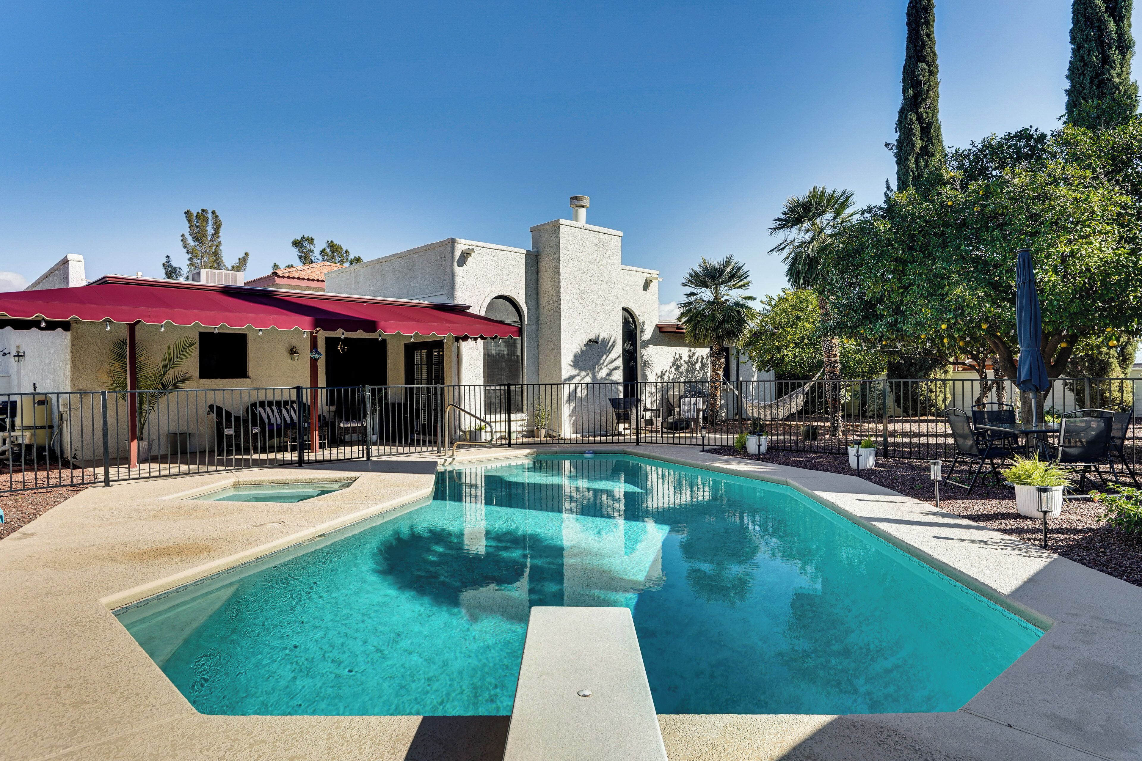 House (4 Bedrooms) | Front of property