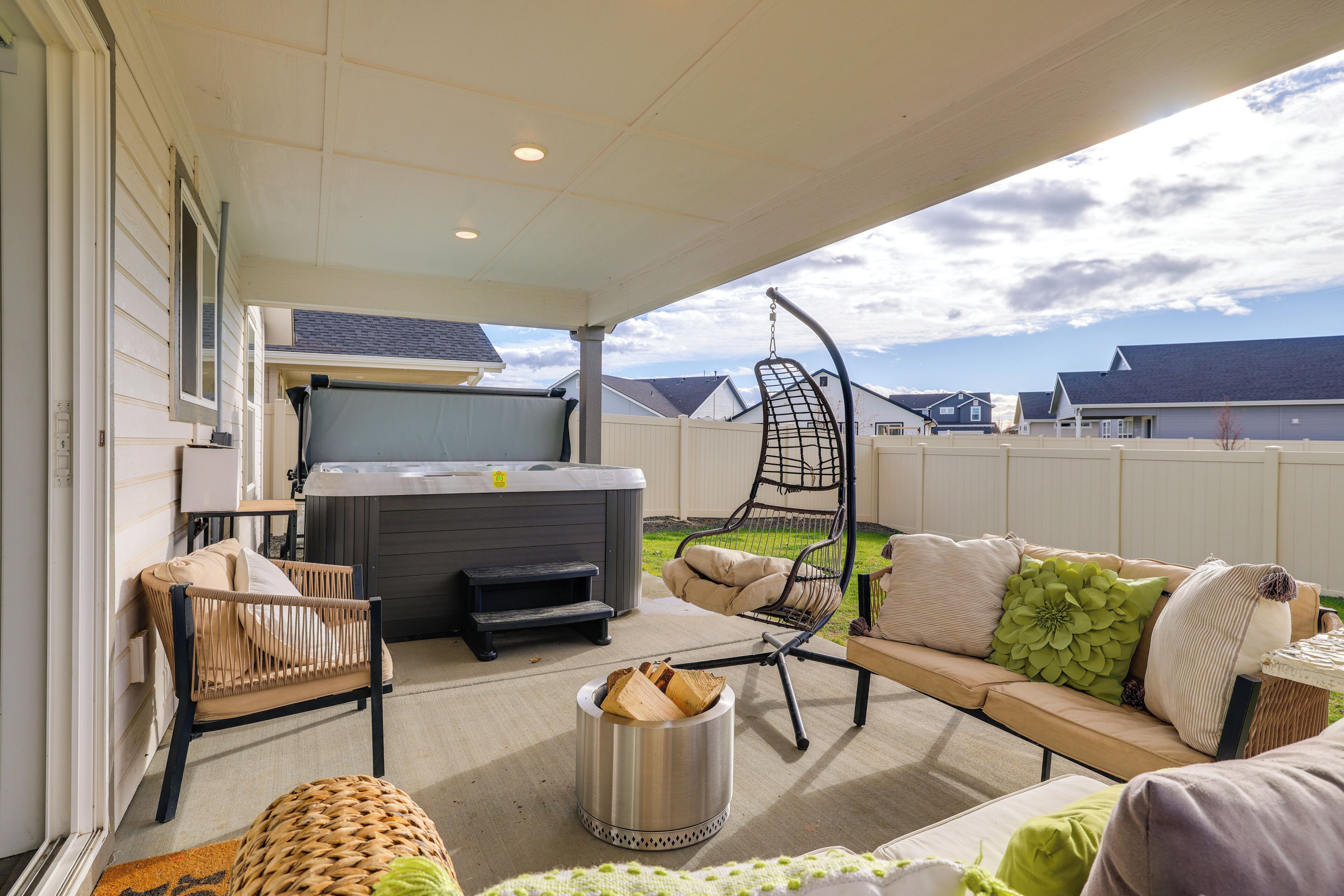 House (3 Bedrooms) | Front of property