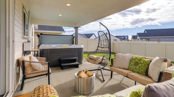 House (3 Bedrooms) | Front of property