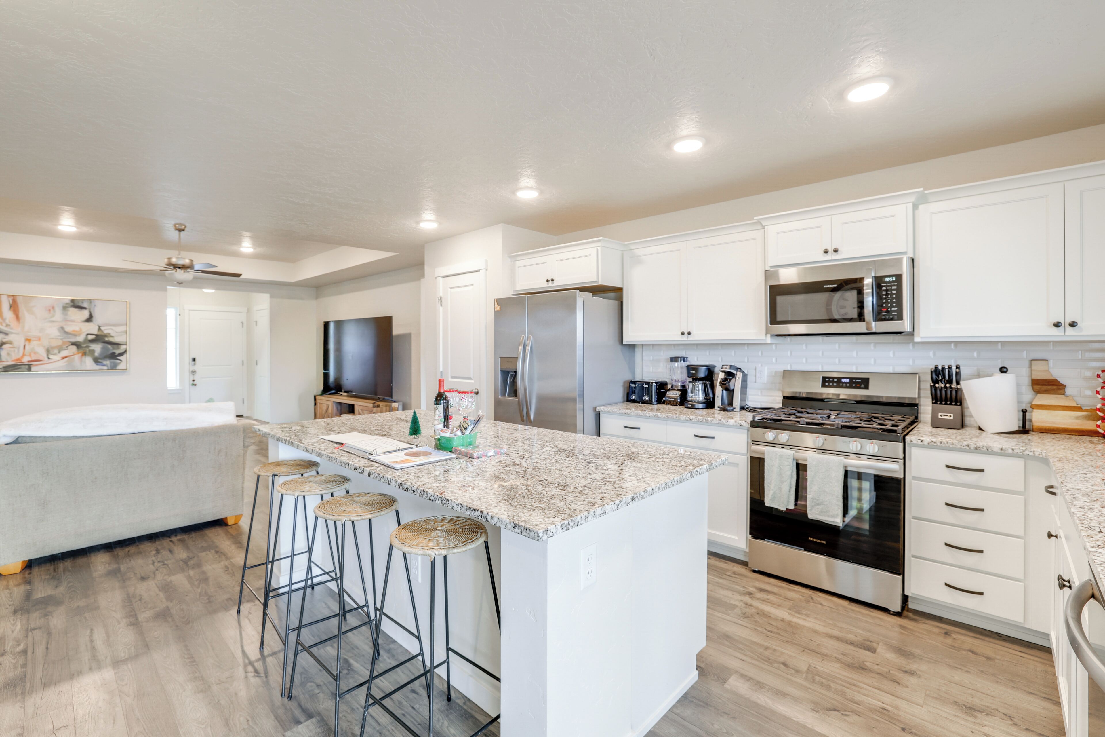 House (3 Bedrooms) | Interior