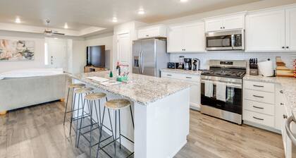 Hot Tub, Patio & Yard! Modern Nampa Home