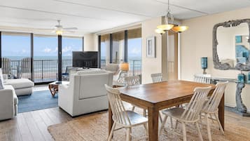 ์ํํธ (3 Bedrooms) | ๋ด๋ถ