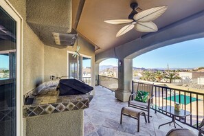 House (6 Bedrooms) | Interior - Gather & Unwind, Mtn-view Home in Lake Havasu City (Lake Havasu City)