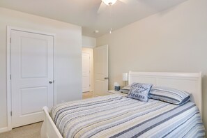 Apartment (3 Bedrooms) | Interior - Near Base & Shopping: Modern Sumter Townhome! (Sumter)