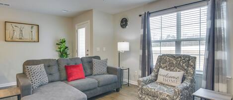 Apartment (3 Bedrooms) | Front of property
