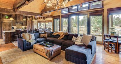 Hot Tub & Dock: Deschutes River All-season Retreat