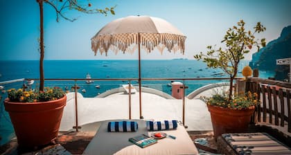 Room-luxury Sea View Suite Alessandro in