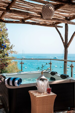 Room, 1 Bedroom, Balcony, Mountain View | Interior - Room-luxury Sea View Suite Alessandro in (Positano)