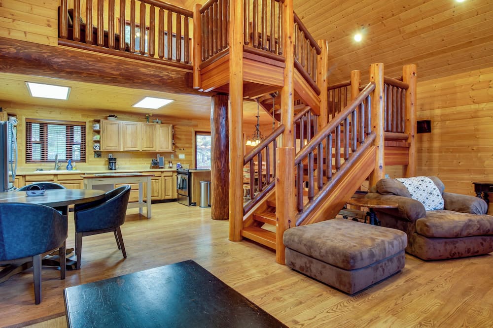 Hike, Fish & Relax Fireside! Forest Lakes Cabin - Willow Springs Lake, AZ