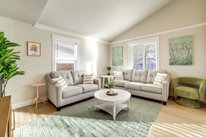 Interior - 2 Mi to Dtwn Boise! Family Home w/ Deck (Boise)