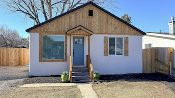 House (3 Bedrooms) | Front of property